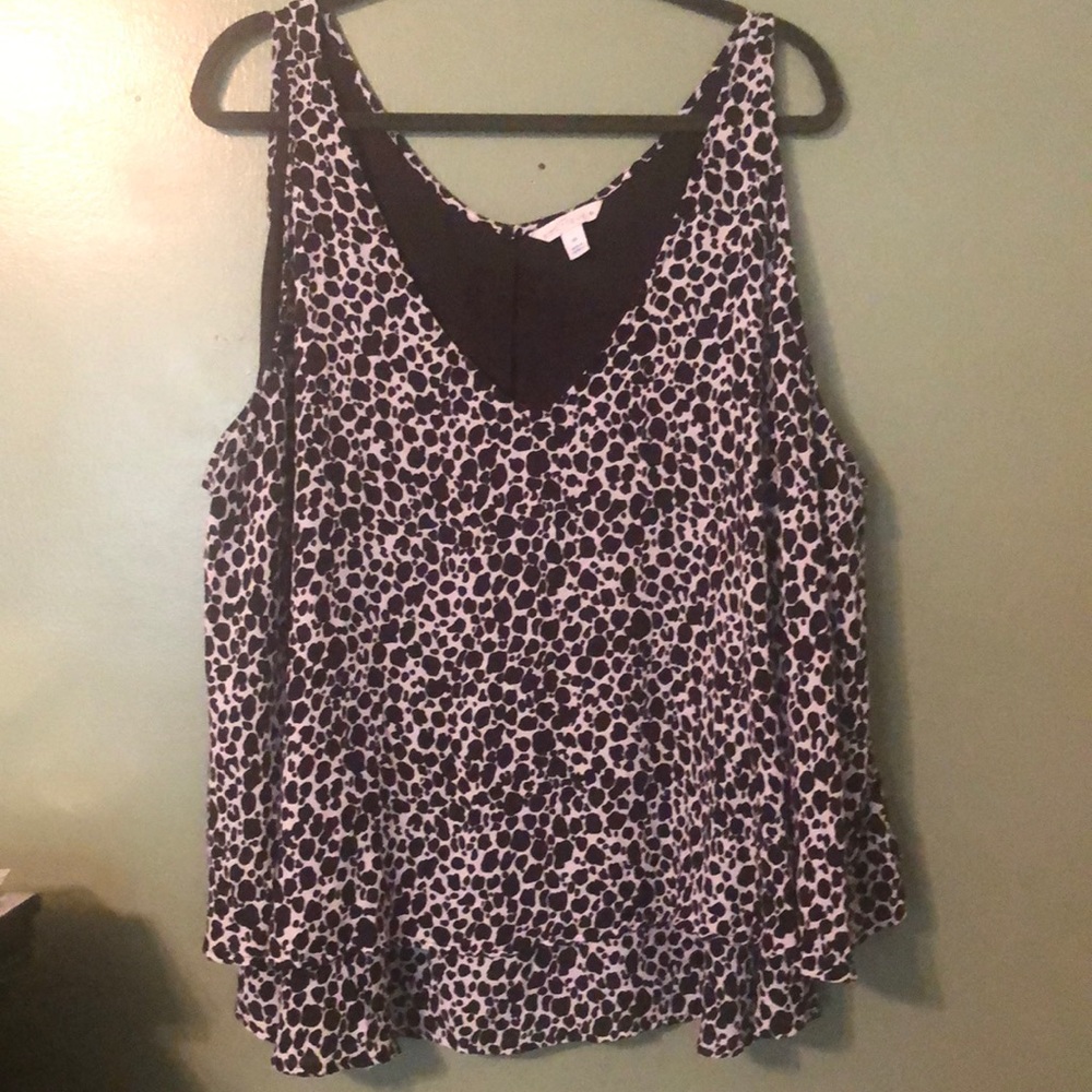 Black/white top
